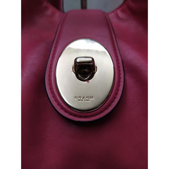 Coach Carlyle Pink Smooth Leather Turnlock 3 Compartments Shoulder Bag - Picture 15 of 15